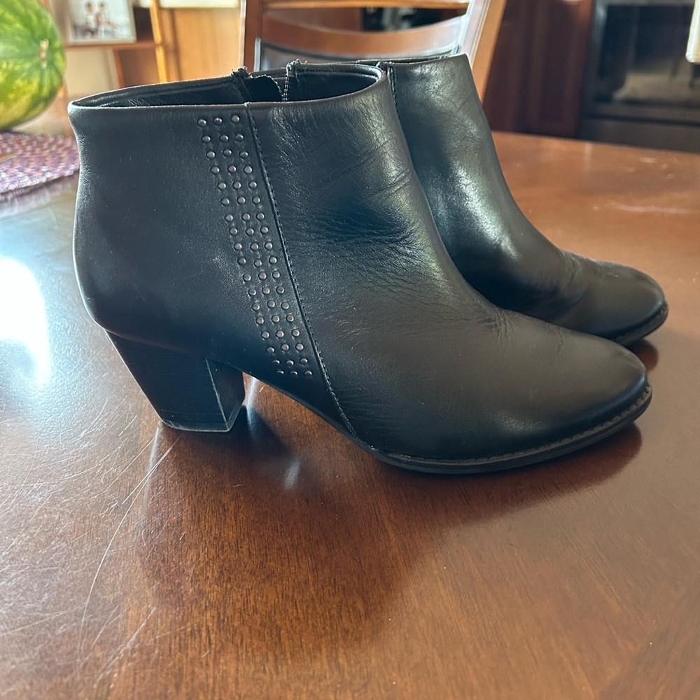 Size 7 1/2 Vionic Black Boots